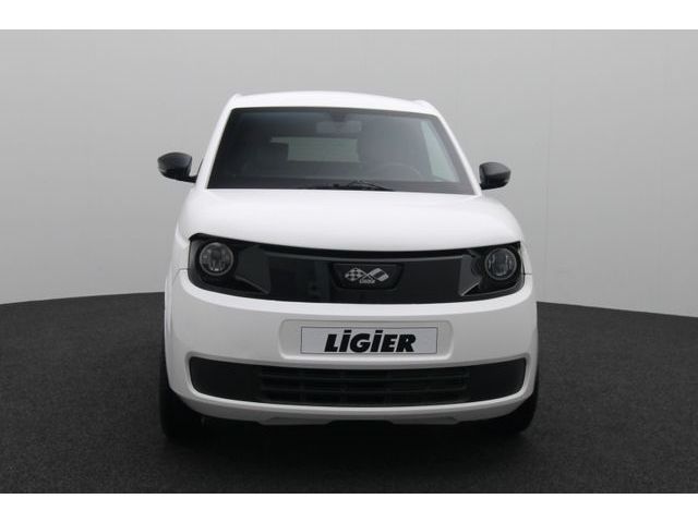 Fahrzeugabbildung Ligier MYLI IDEAL Fahren ab 15 Leasing 199,-Eur.