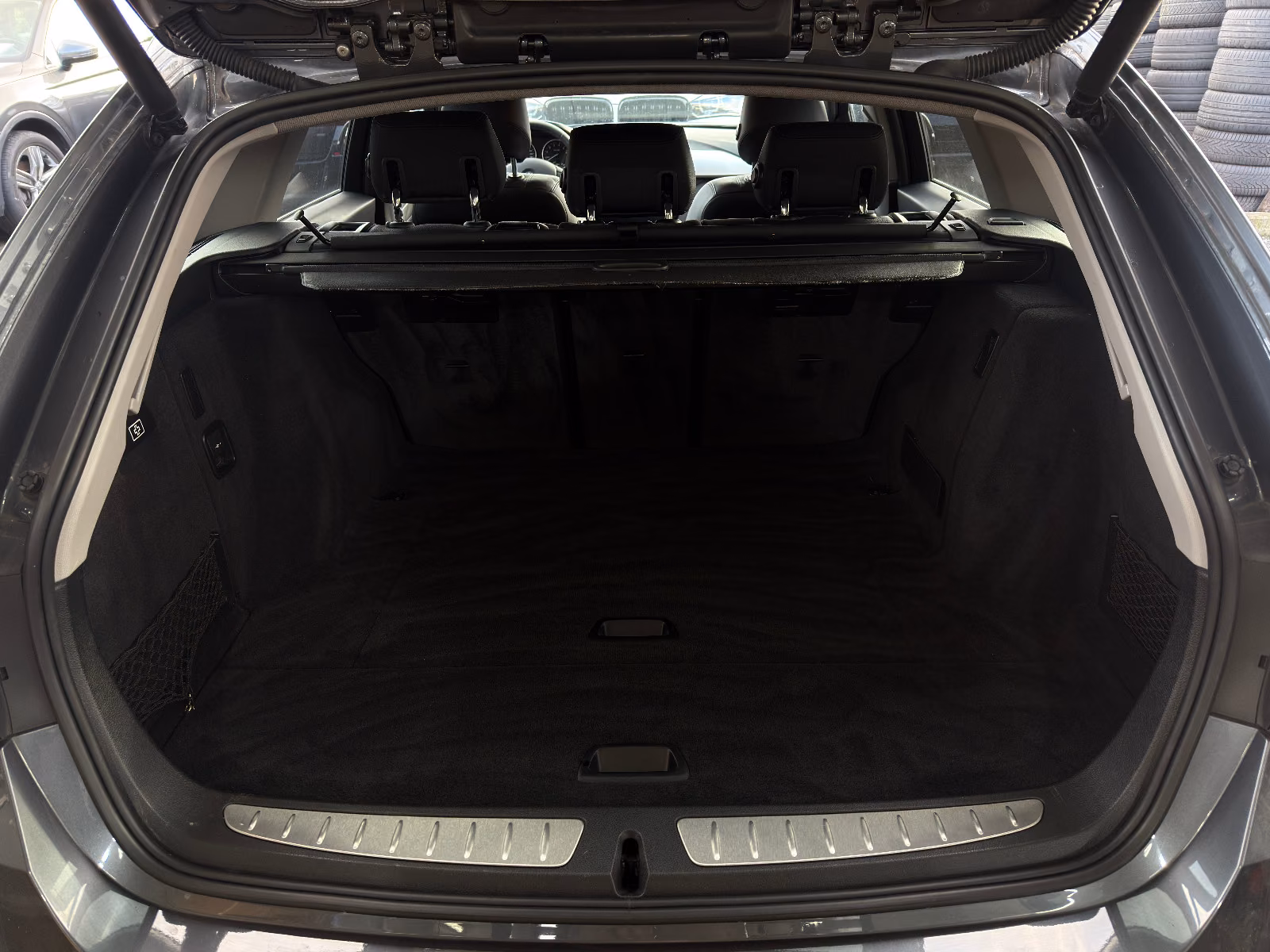 BMW 318i Touring, Aut., LED, Leder, TÜV neu