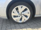 Volkswagen Golf VIII 1.5 eTSI DSG LED NAVI MASSAGE AMBIENTE - Volkswagen Golf: Vii