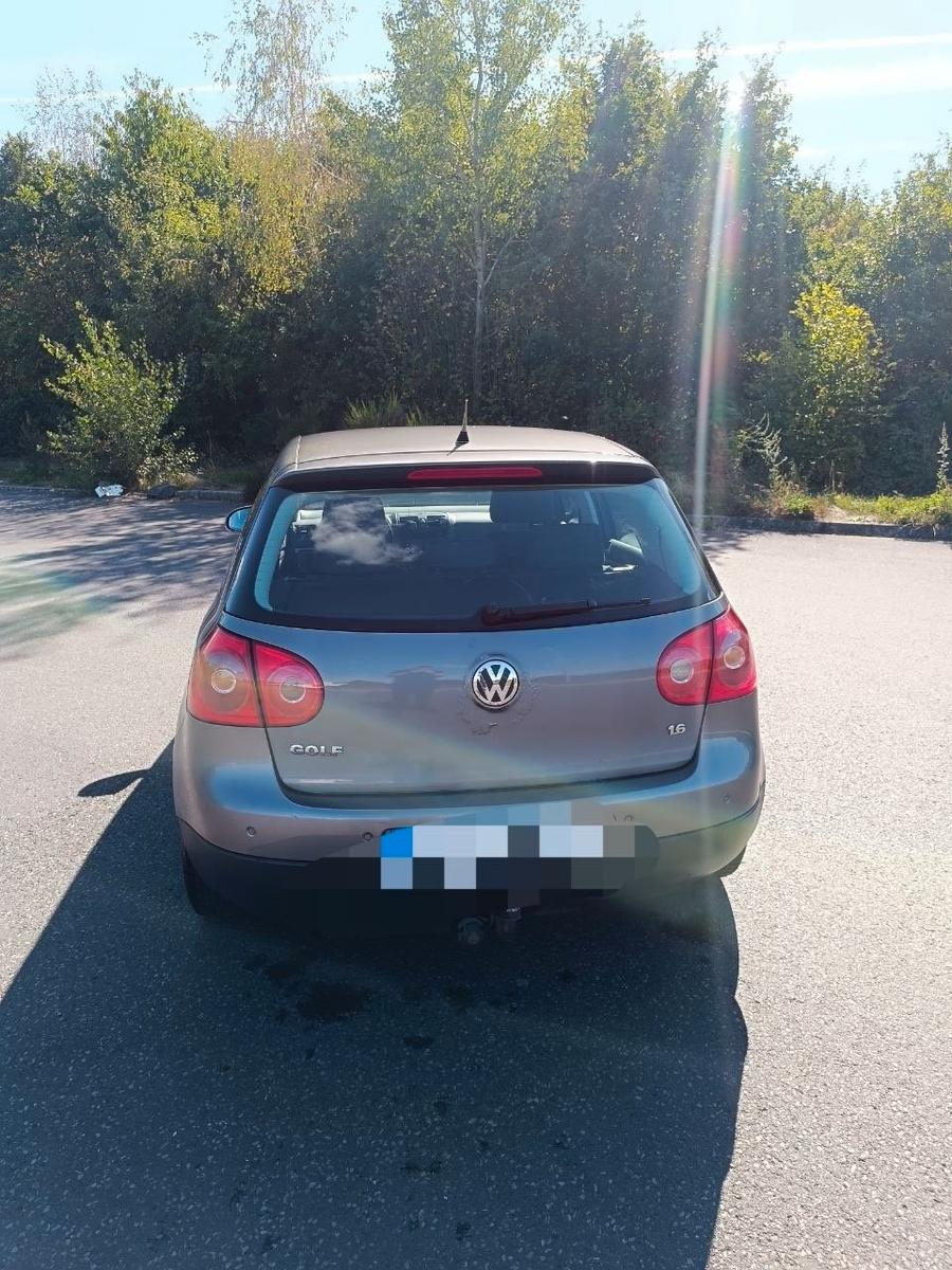 Volkswagen Golf 2006 — rear view