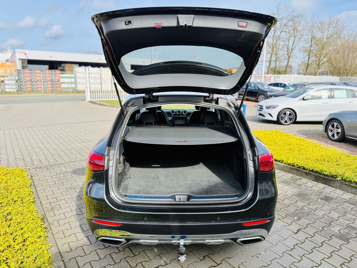 Fahrzeugabbildung Mercedes-Benz GLC 220 d 4M AVANTGARDE, AHK, LED, Navi, RFK, Wi