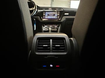 Volkswagen Touran *7 Sitzer*NAV*PANO**3-ZONEN*
