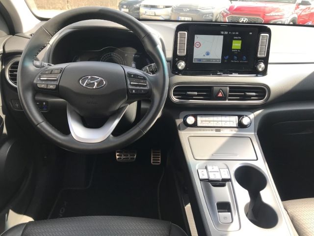 Fahrzeugabbildung Hyundai KONA Premium Elektro 2WD +HUD+NAVI+KLIMA+SHZ+RFK