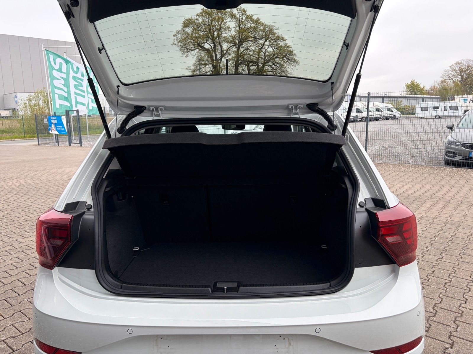 Fahrzeugabbildung Volkswagen Polo VI 1.0 TSI Goal Autom.  Navi Shz