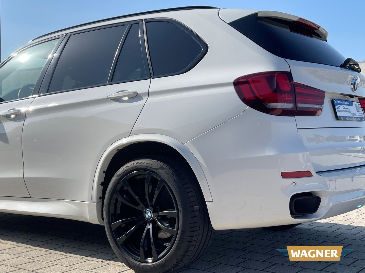 Fahrzeugabbildung BMW X5 xDrive 30 d M-Sport Standheizung Keyless