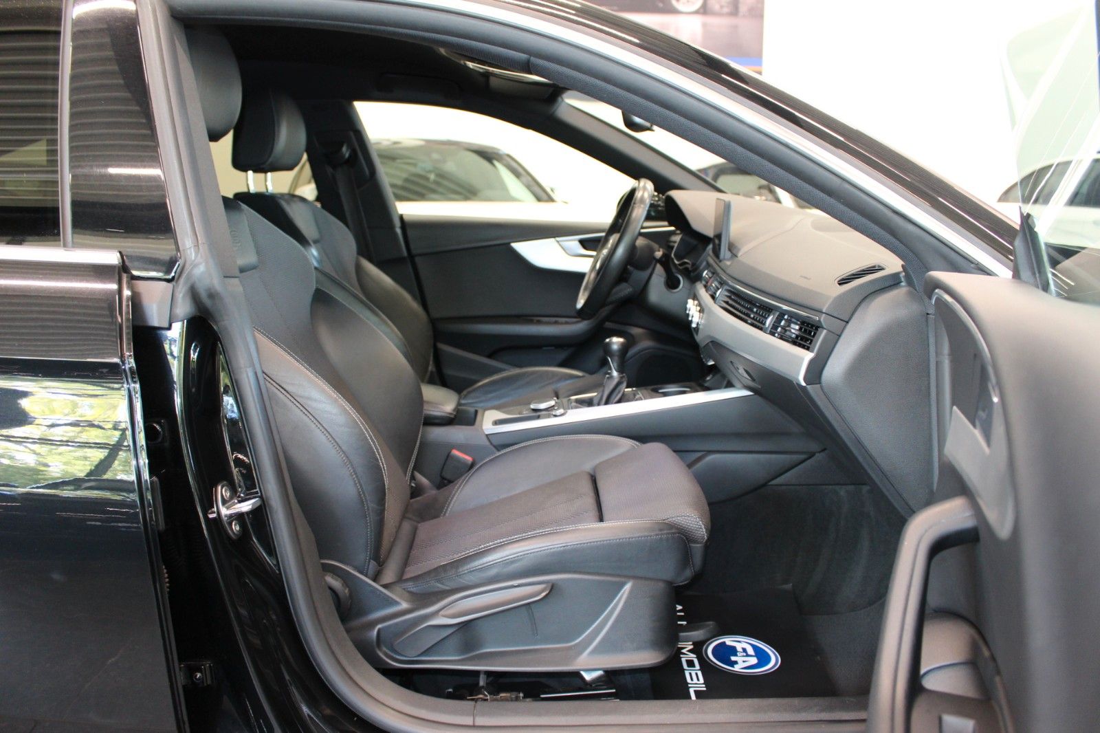 Fahrzeugabbildung Audi A5 2.0 TDI S Line Sportpaket 1.Hand+Keyless-Go