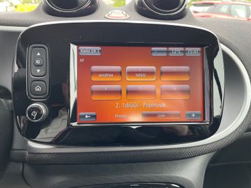 Fahrzeugabbildung Smart ForTwo Coupe EQ Passion SHZ LHZ PDC DAB uvm.