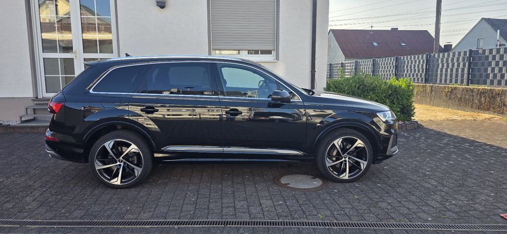 Image of Audi Q7