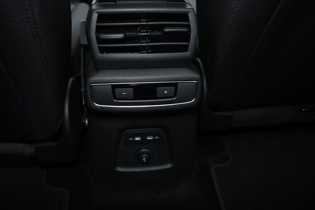 Q4 45 e-tron basis quattro PANO LED RFK