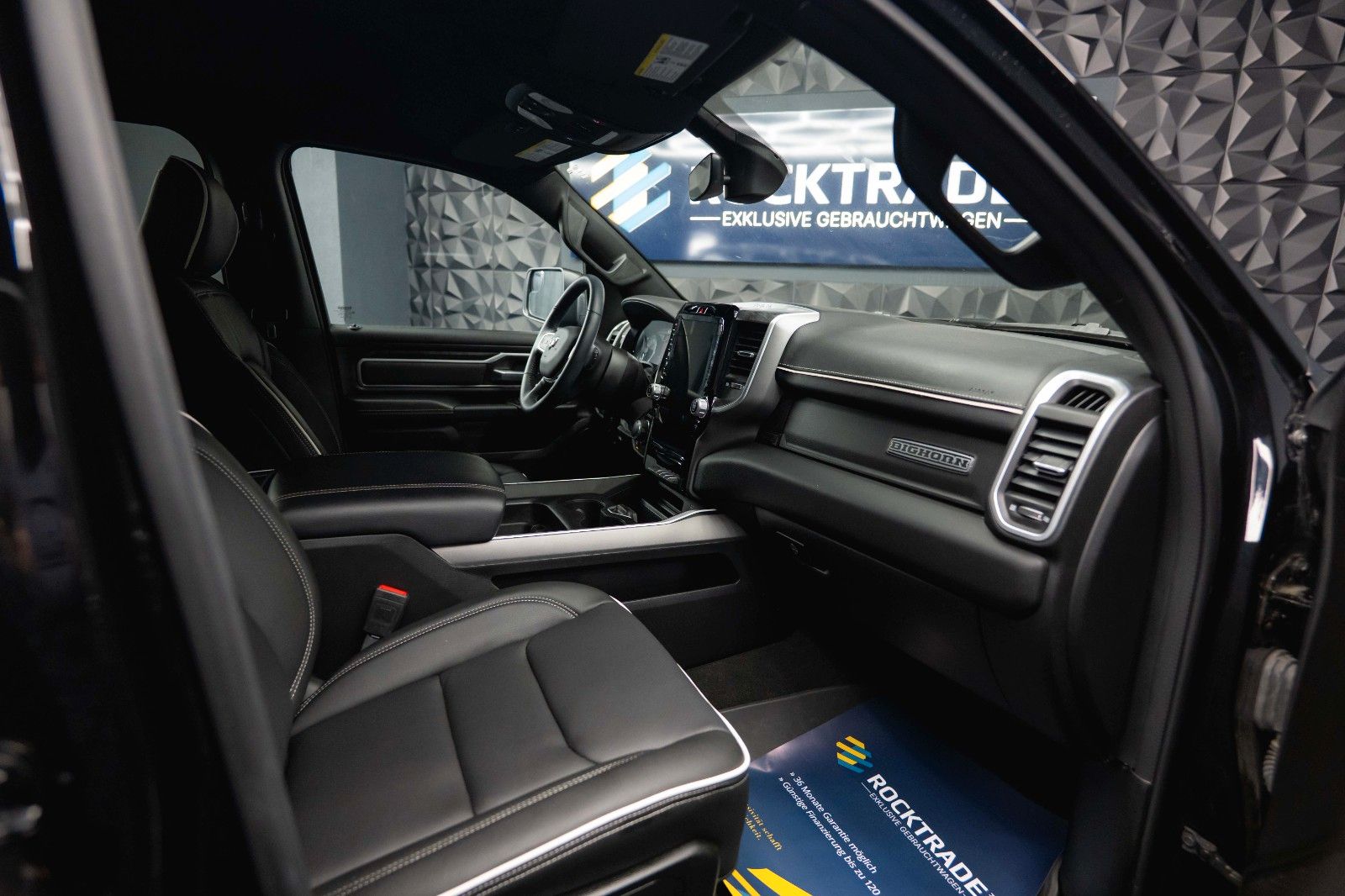 Fahrzeugabbildung Dodge RAM 5.7 V8 HEMI 4x4 LIMITED Style Night-Edition