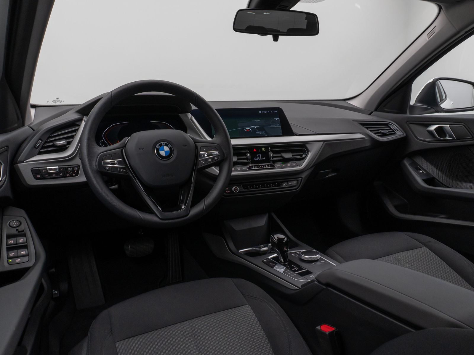 Fahrzeugabbildung BMW 116i Aut PDC DAB CockpitPro Limit NotbremsAssist