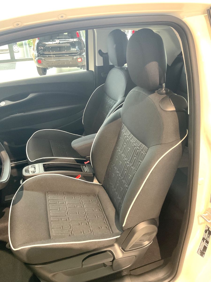 Fahrzeugabbildung Fiat 500e + Komfort Paket, Style Paket
