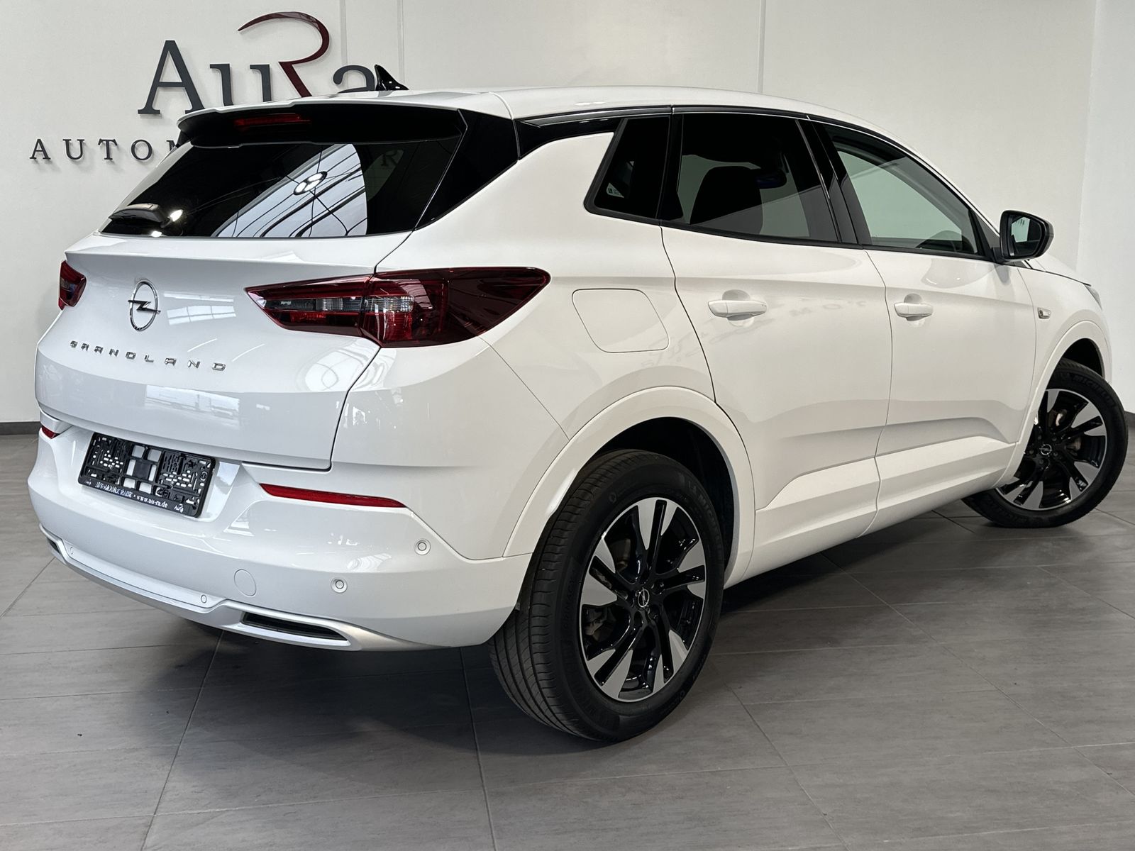 Fahrzeugabbildung Opel Grandland X 1.5 D Elegance AT NAV+MATRIX+ACC+AHK
