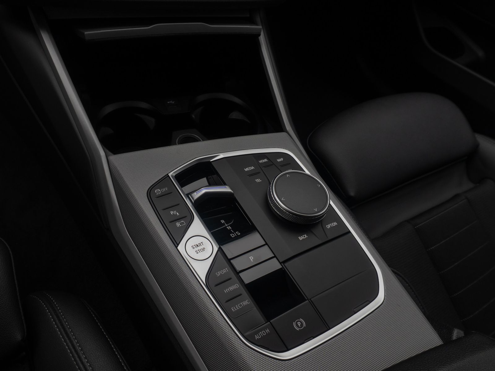 Fahrzeugabbildung BMW 320e Stop&Go AHK Kamera DAB Sportsitz DrivAssist