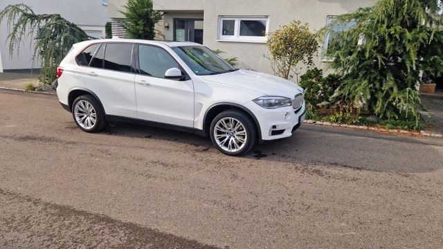 BMW X5 xDrive40d PANO+HEAD-UP+HARMAN-KARDO...