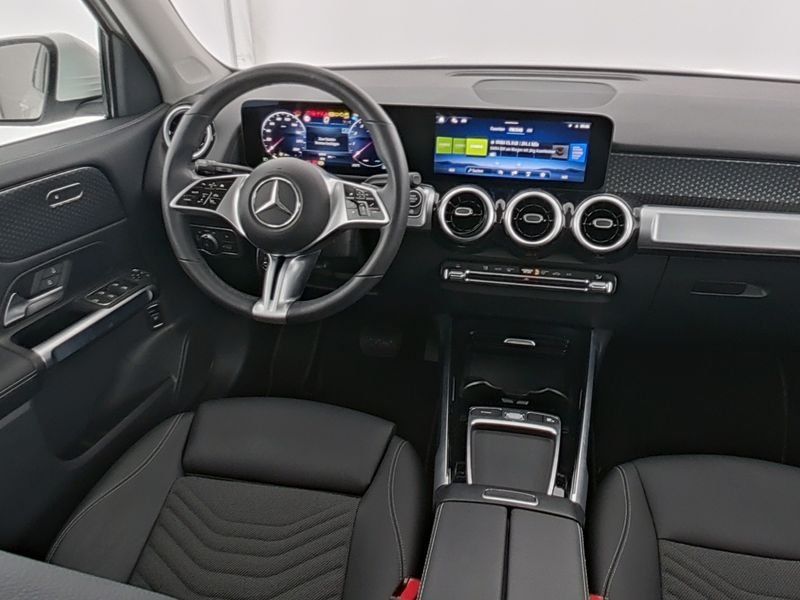 Fahrzeugabbildung Mercedes-Benz GLB 180 PROGRESSIVE*7-SITZER*APPLECAR-PLAY*KAMER