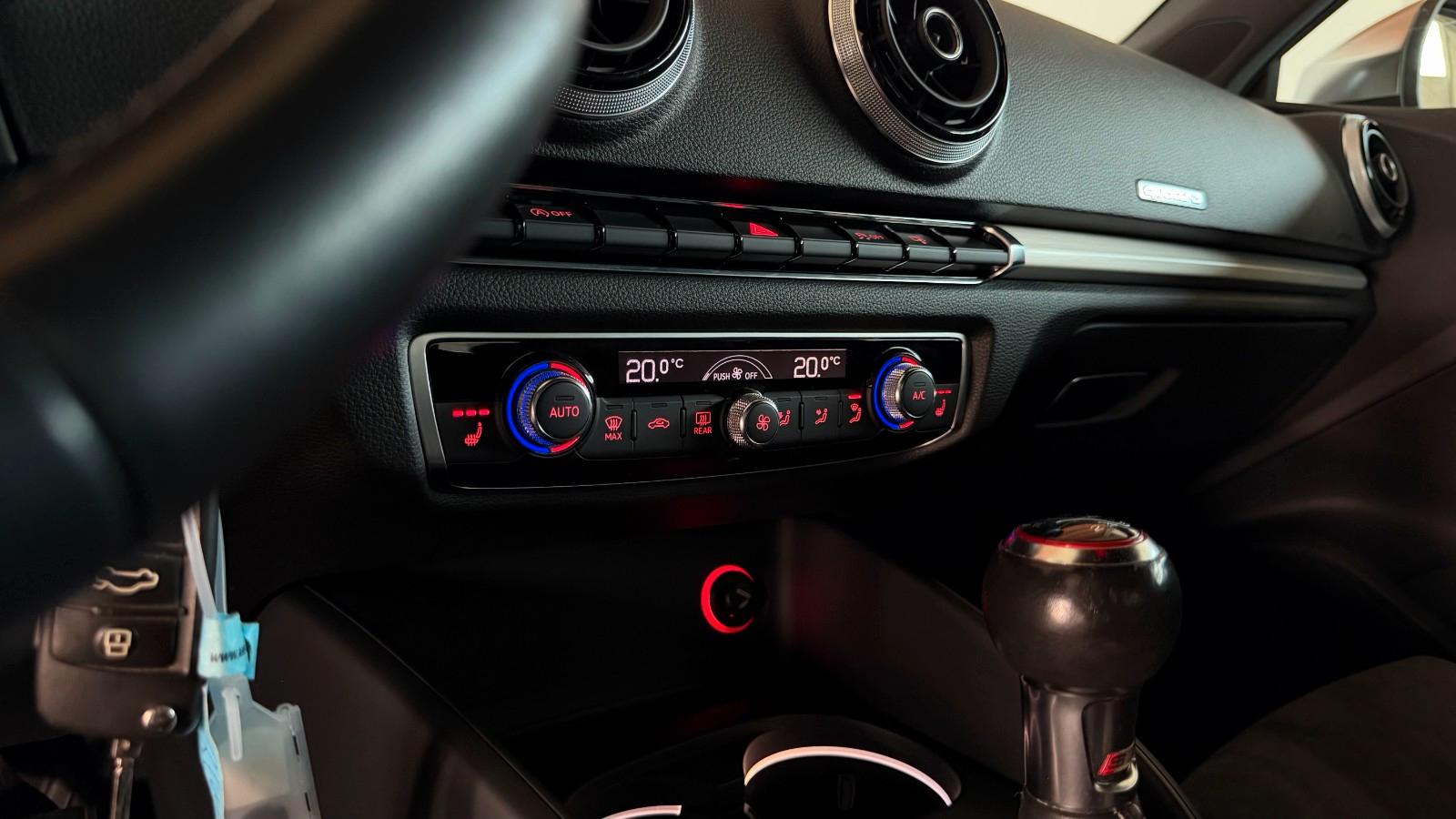 Audi S3 8V 2.0 TFSI QUATTRO 1.HAND SCHECKHEFT 8FACH