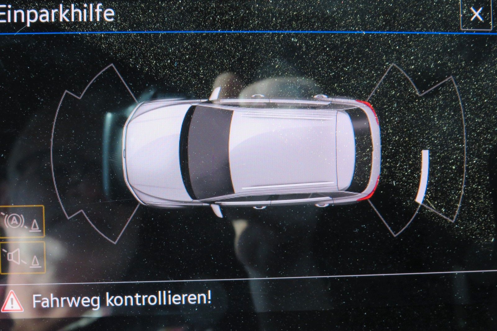Fahrzeugabbildung Volkswagen T-Roc Sport ACC LED PDC NAVI DAB 1.HAND