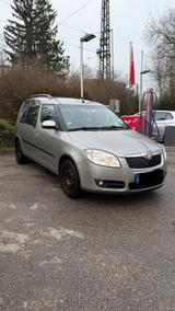 Skoda Roomster 1.4 Comfort 5-Gang - Skoda Roomster in München