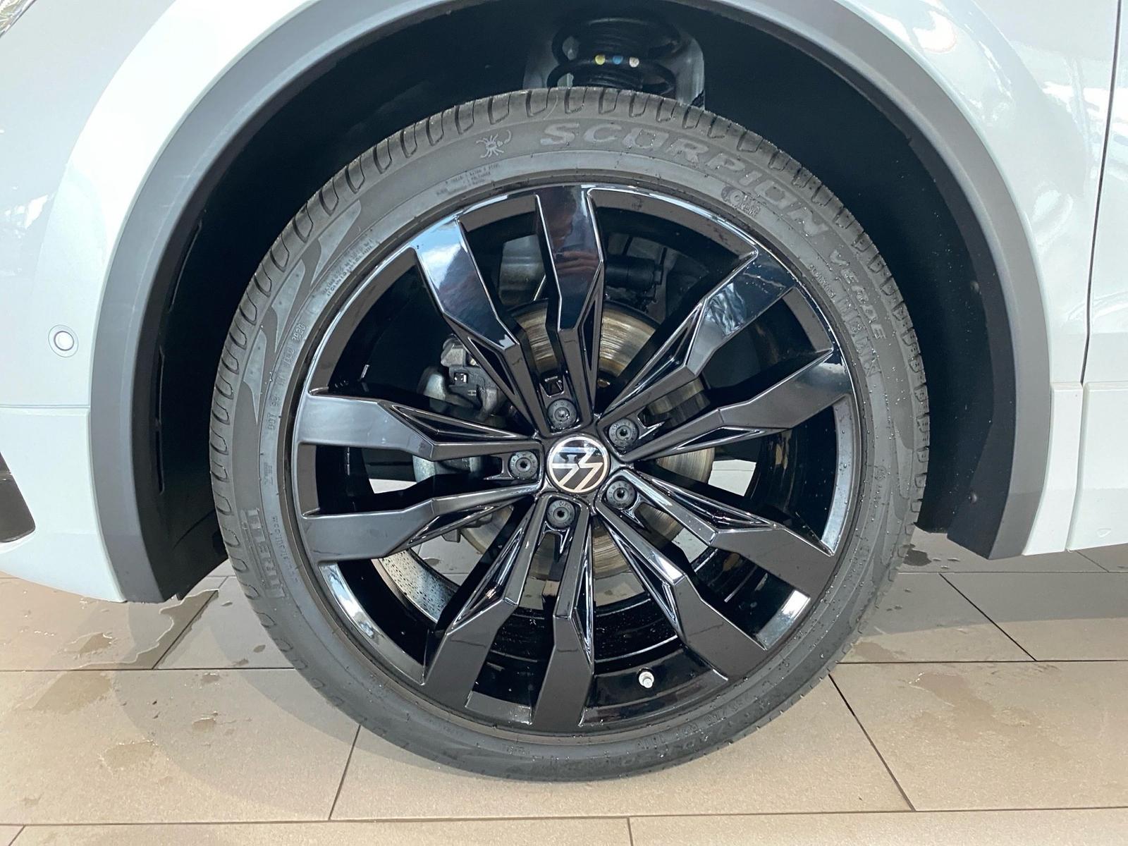 Volkswagen Tiguan 1.5 TSI R-Line BlackStyle AHK IQ.Light RF, миниатюра 13