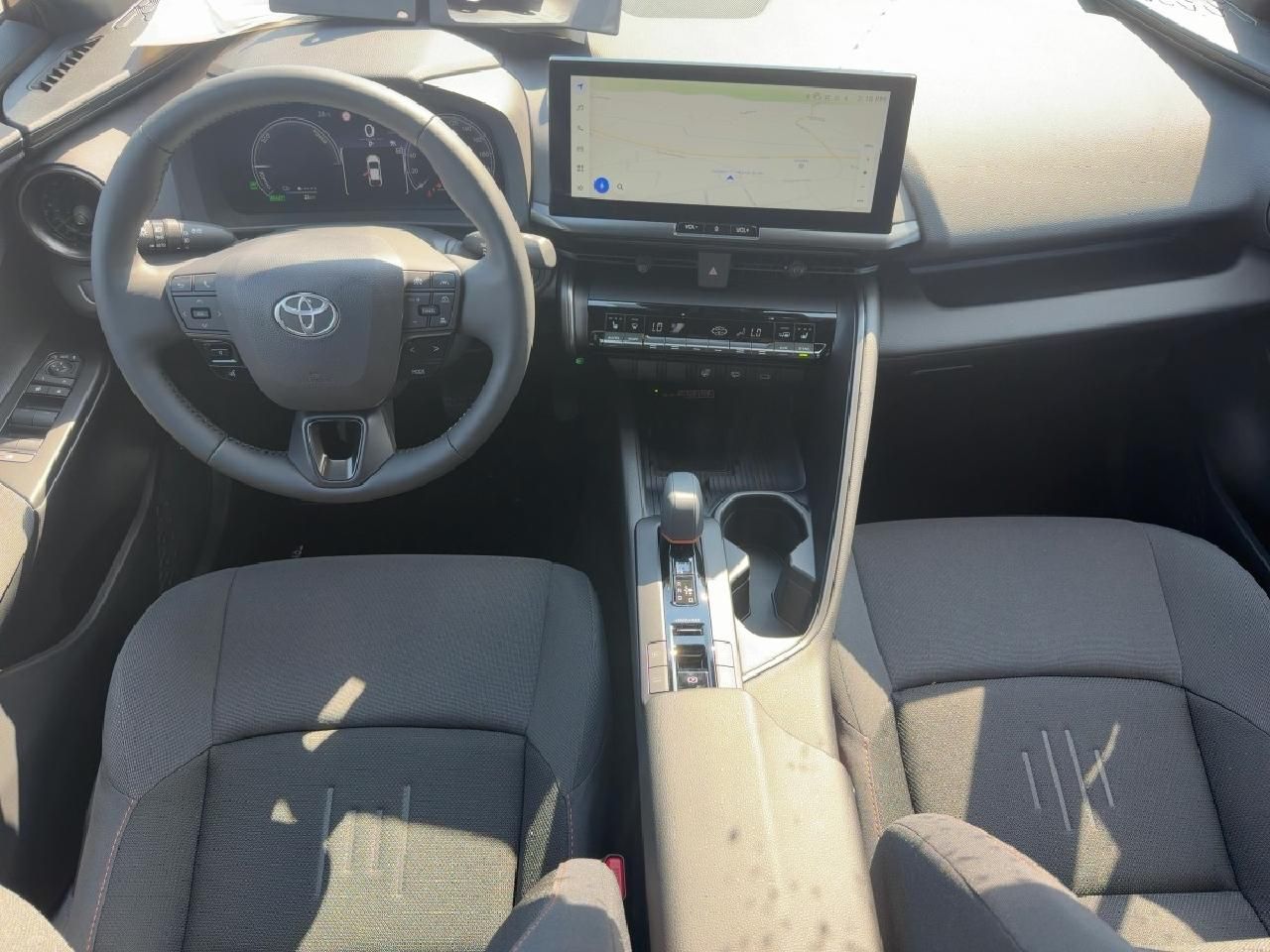 Fahrzeugabbildung Toyota C-HR Plug-In Hybrid FWD 2,0 Teamplayer
