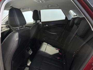 Fotografie 14 des Opel Grandland (X) Grandland X Plug-in-Hybrid 1.6 DI AT Ultimate