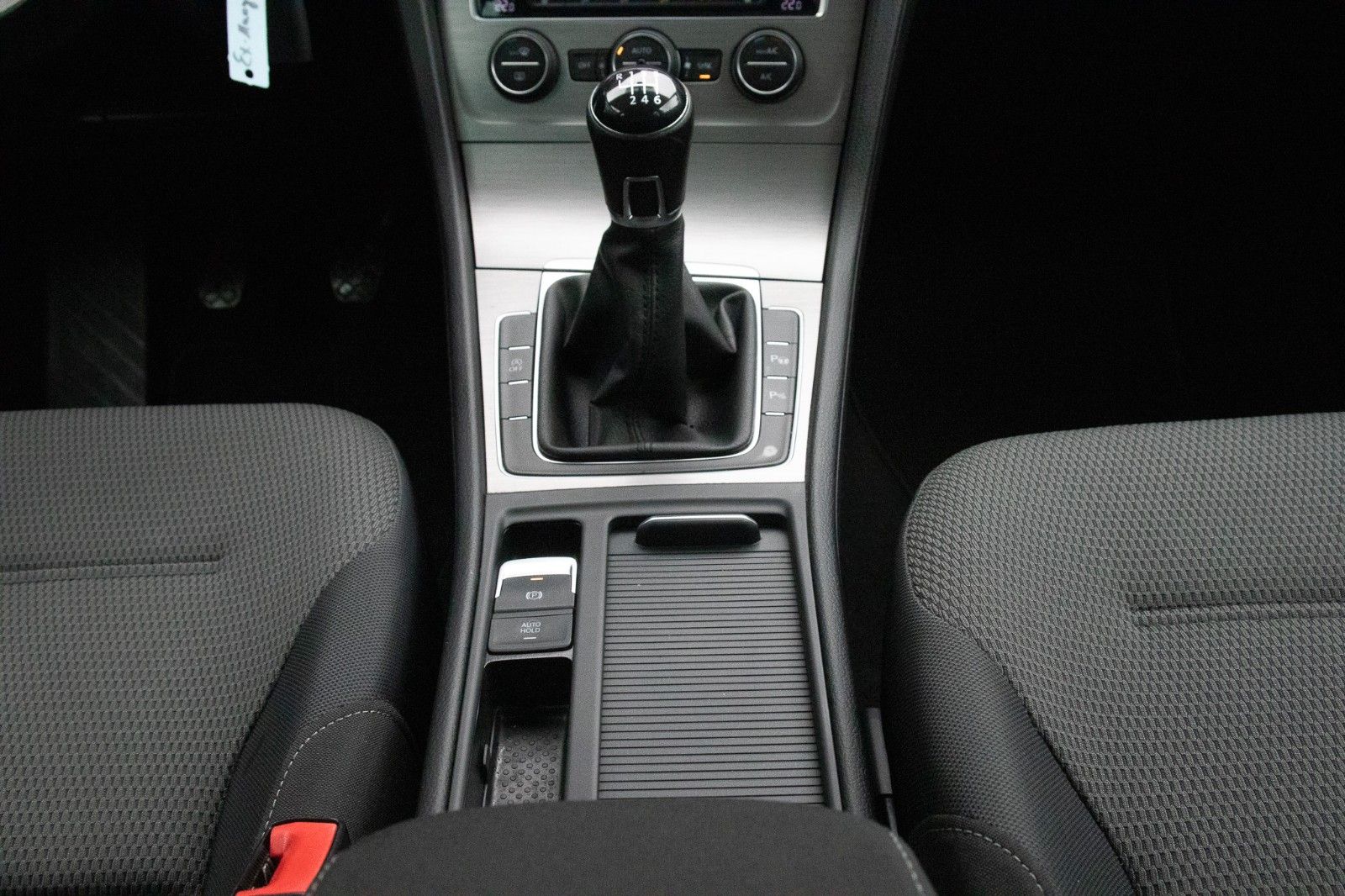 Fahrzeugabbildung Volkswagen Golf VII Lim. 1.2 TSI BMT Comfortline Navi Sitzh