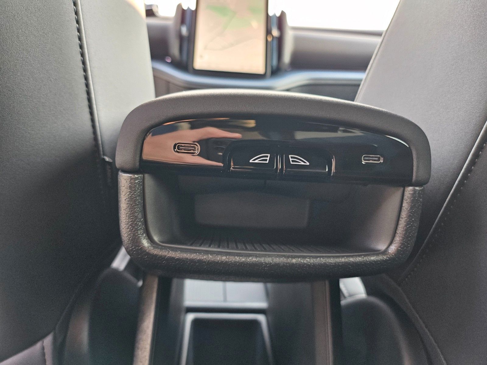 Fahrzeugabbildung Volvo EX30 Plus 2WD Pure Electric