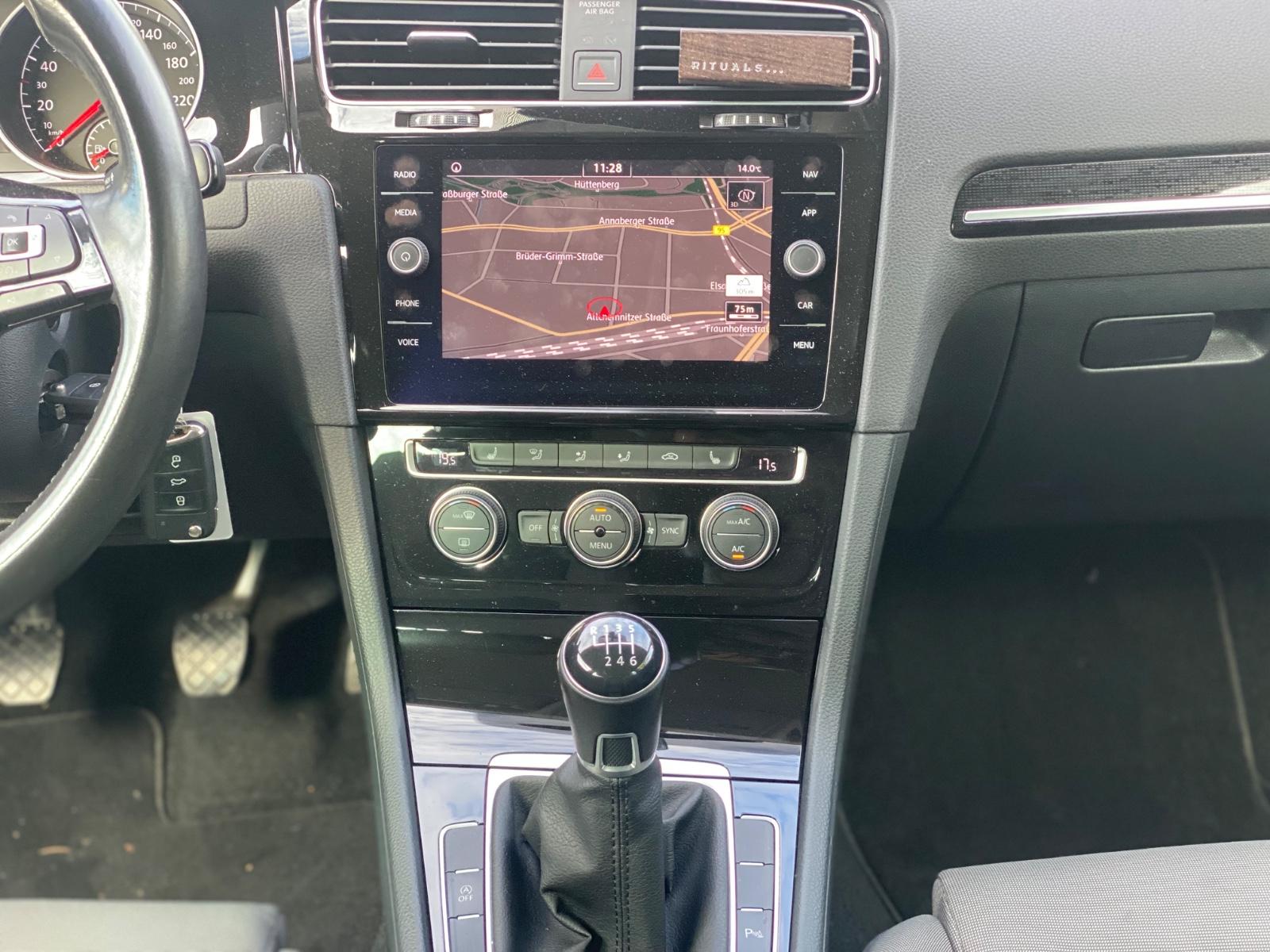 Volkswagen Golf 1.4 TSI BMT 92kW Highline Navi Sitzheizung