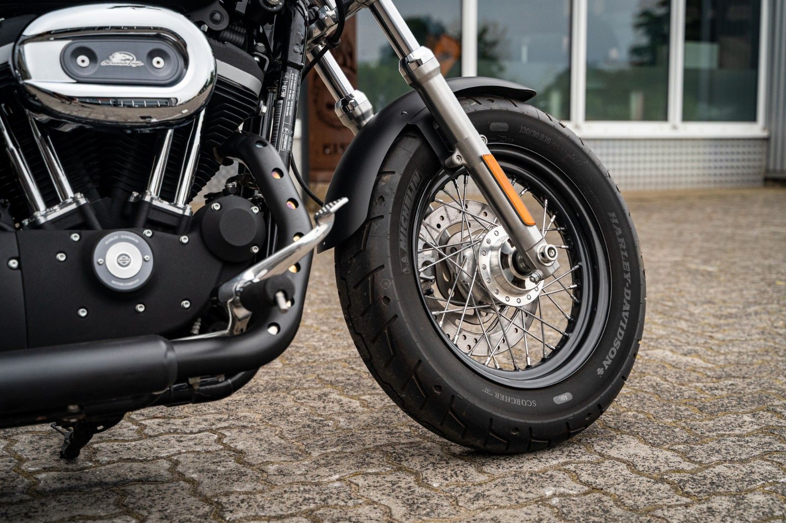 Fahrzeugabbildung Harley-Davidson Sportster XL1200CB Custom Limited -Vance&Hines-