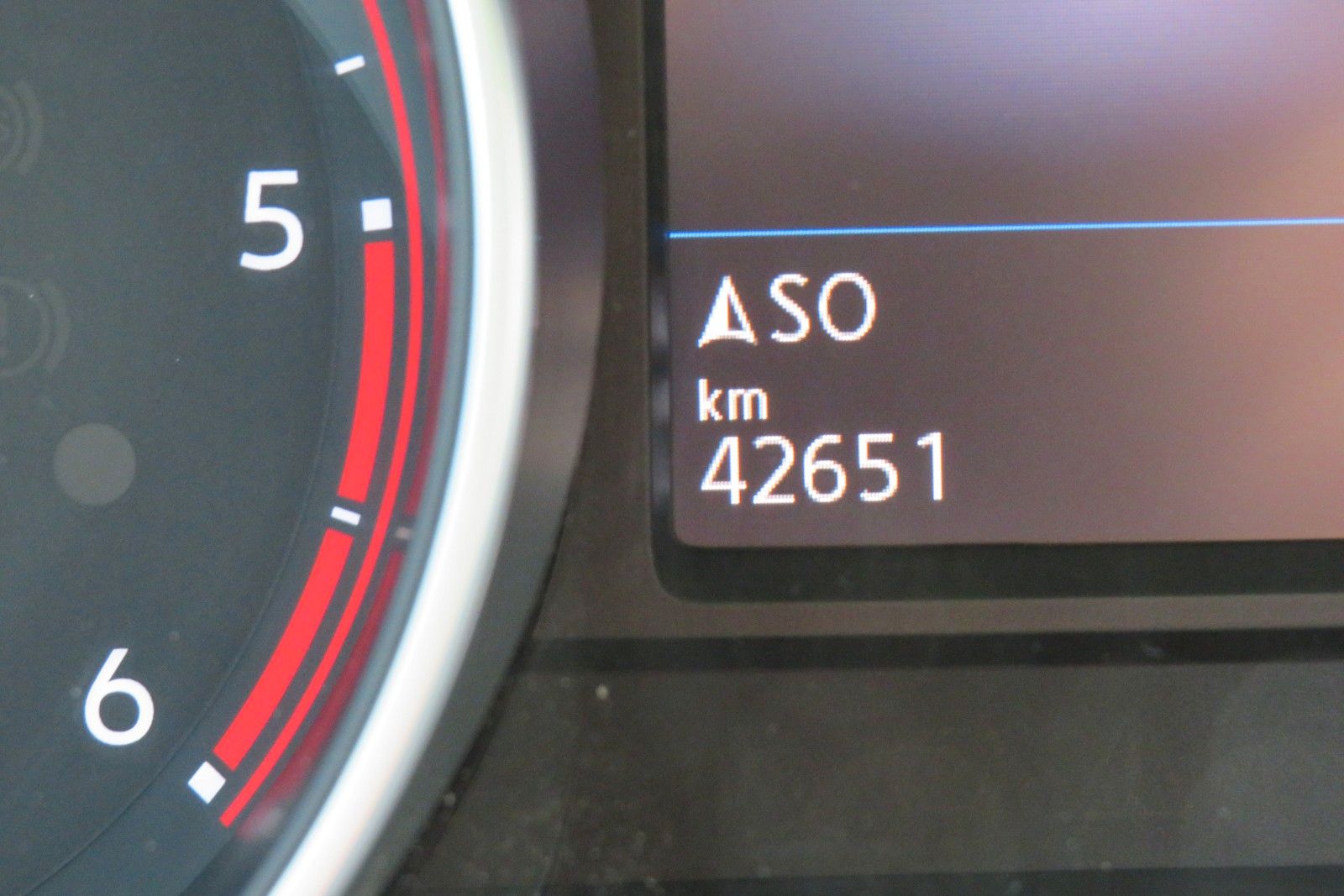 Fahrzeugabbildung Volkswagen Tiguan Life DSG AHK KAMERA ACC PDC SITZH. NAVI 1