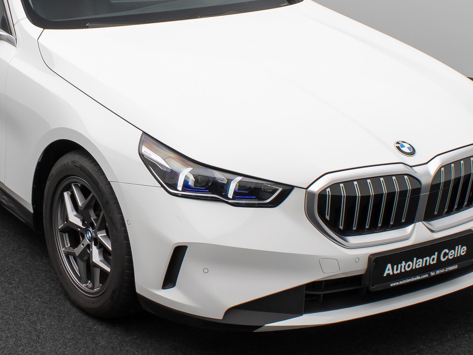 Fahrzeugabbildung BMW 520d  Kamera DAB DrivingAssist Leder Sport Alarm