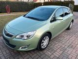 Opel Astra J Lim. 5-trg. 150 Jahre Opel - Opel Astra 150 jahre mit Benzin-Antrieb