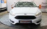 Ford Focus Turnier*Inspektion Neu*Kamera*Lenkradheiz* - Ford Focus Gebrauchtwagen in Düsseldorf