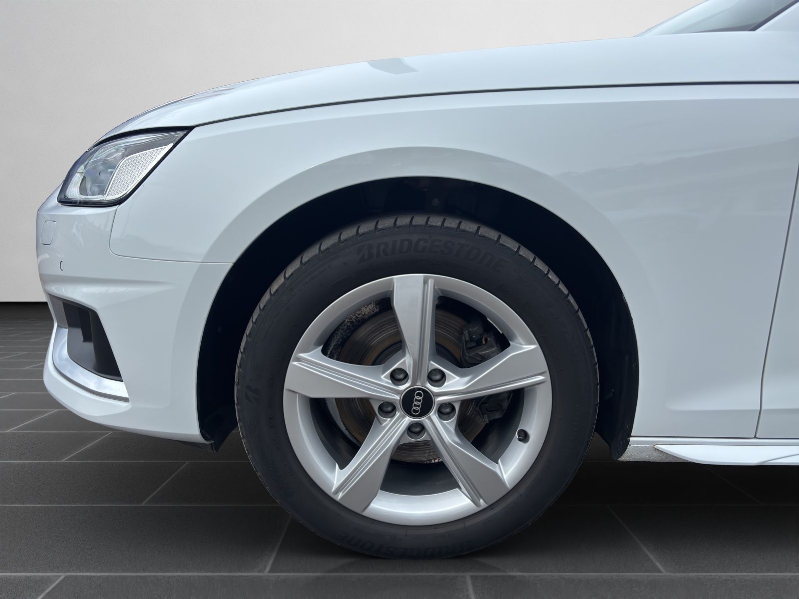 Audi A4 - Bild 9