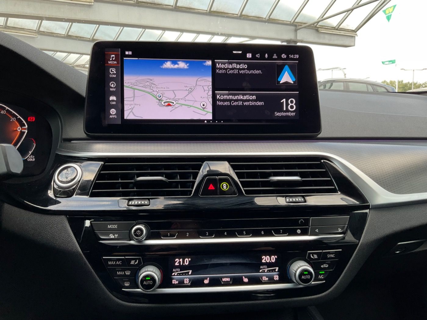 Fahrzeugabbildung BMW 520d xDrive Tour. M-Sport AHK 2 JAHRE GARANTIE