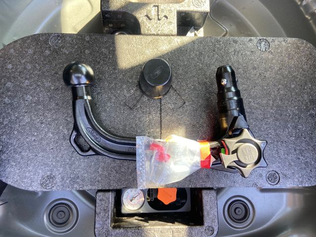 Fahrzeugabbildung Ford Focus Turnier Titanium NAVI+RFK , AHK abnehmbar