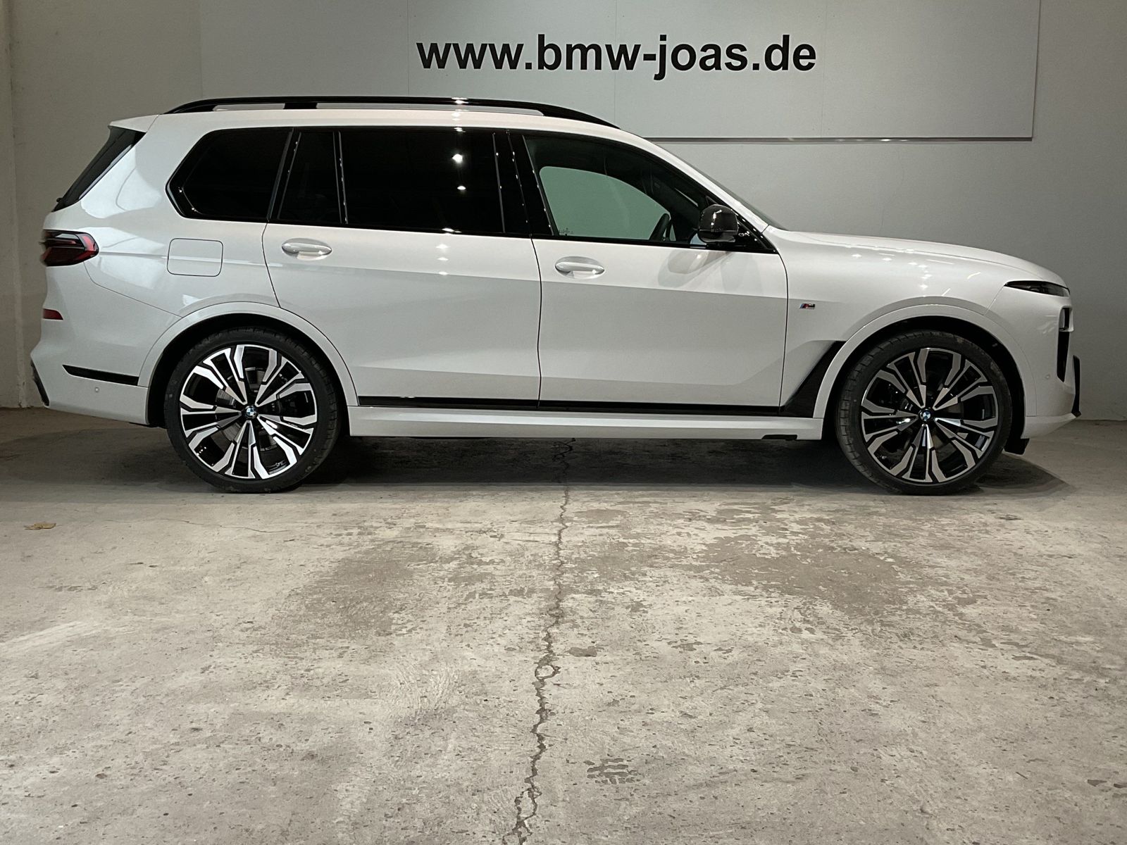 Fahrzeugeinzelansicht 17 Fahrzeugabbildung BMW X7 xDrive40d M Sport M Sportpaket HK HiFi DAB