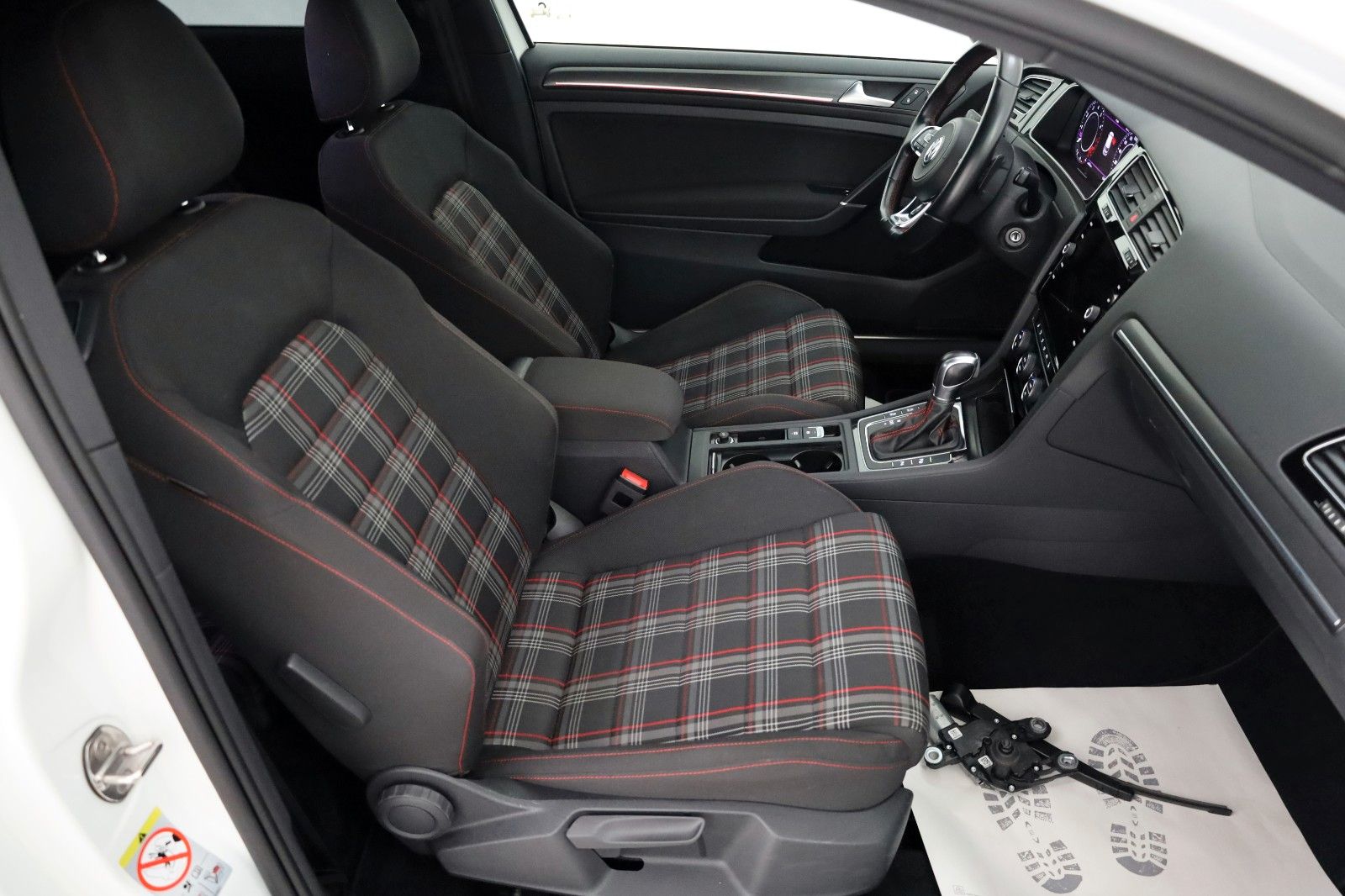 Fahrzeugabbildung Volkswagen Golf VII Lim. GTI Performance Navi,LED,SH,ACC