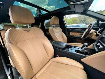 صورة مصغرة 16 لـ 2016 Bentley BENTAYGA