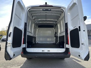 Fahrzeugabbildung Maxus eDeliver9 Panel Van L3H2 MJ22 SpurH LM KAM LED A
