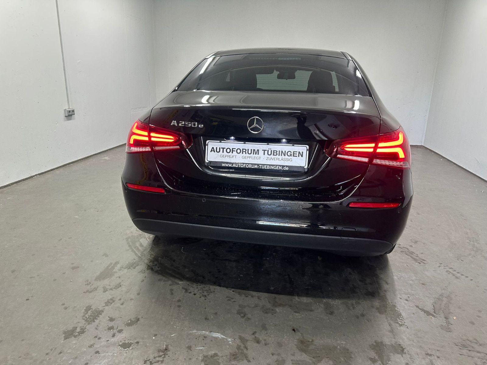 Fahrzeugabbildung Mercedes-Benz A 250 e DCT*STYLE*KAMERA*PDC*NAVI*AMBIL*LED
