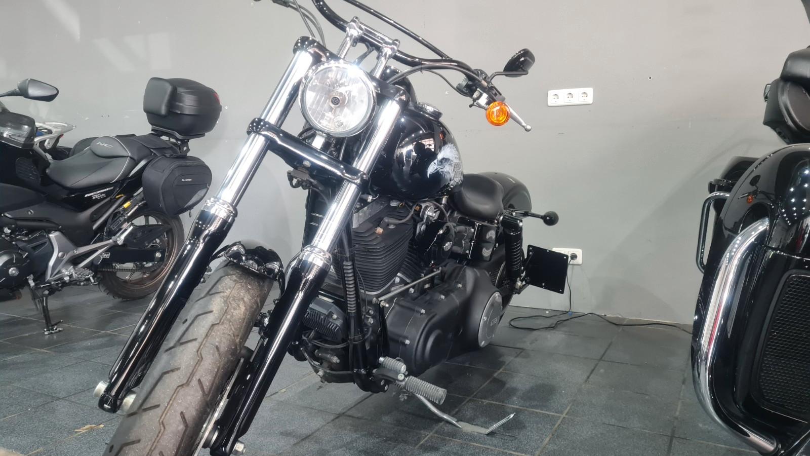Harley-Davidson Dyna Street Bob