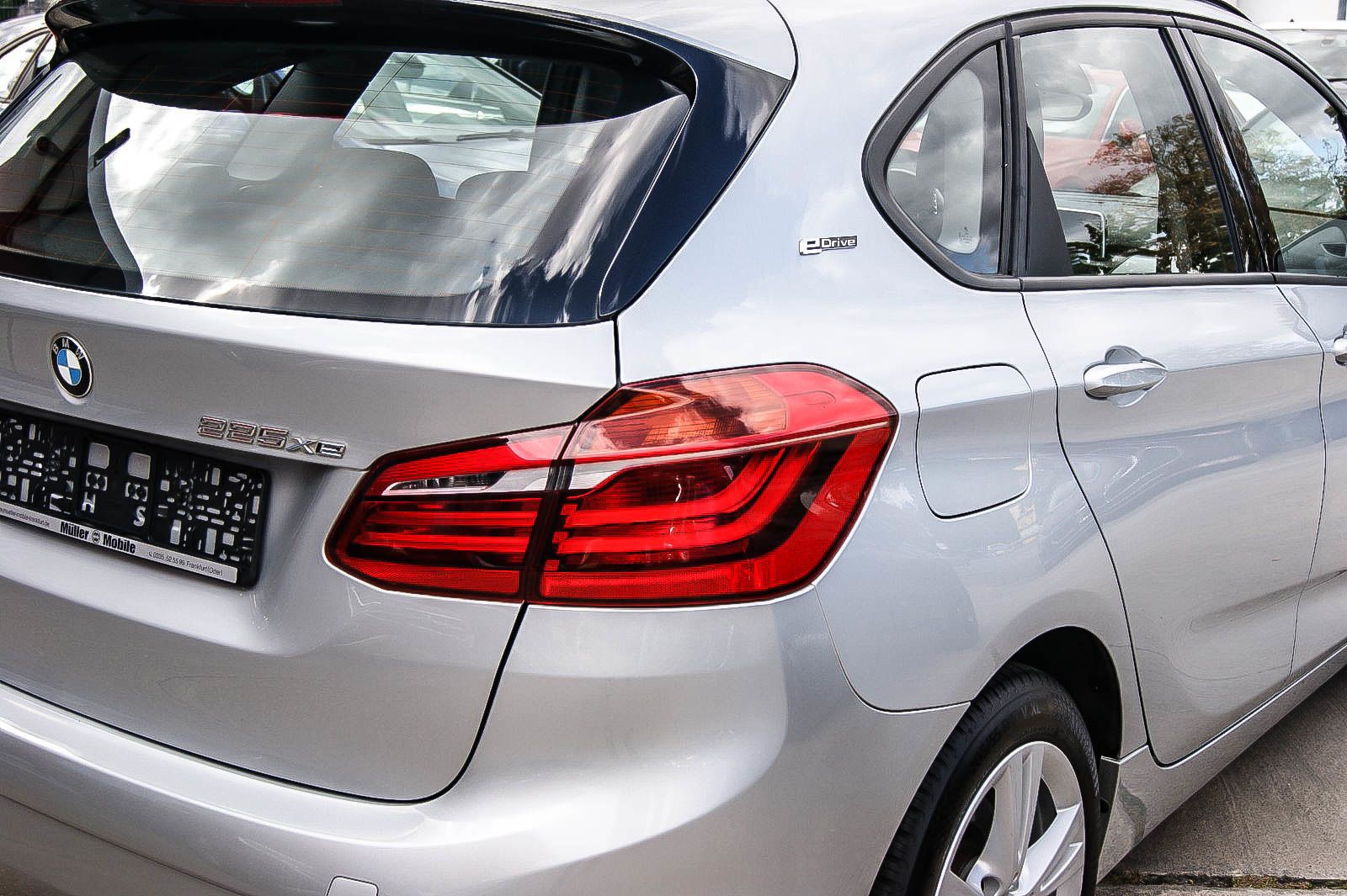 Fahrzeugabbildung BMW 225 xe Advantage Aut LED-SCHEINWERFER SIHZG PARK