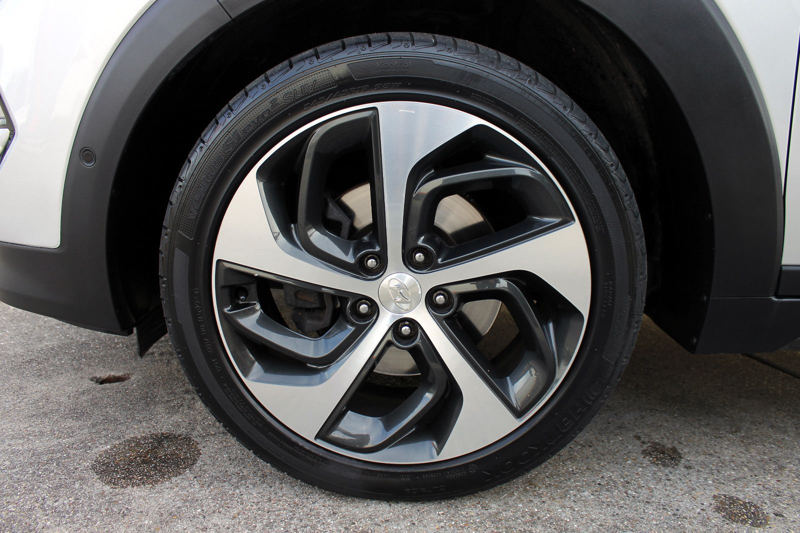 Fahrzeugabbildung Hyundai Tucson 1.6 Turbo Premium 4WD LED SHZ AHK KAM BT