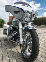 Harley-Davidson Road-Glide - ROAD GLIDE