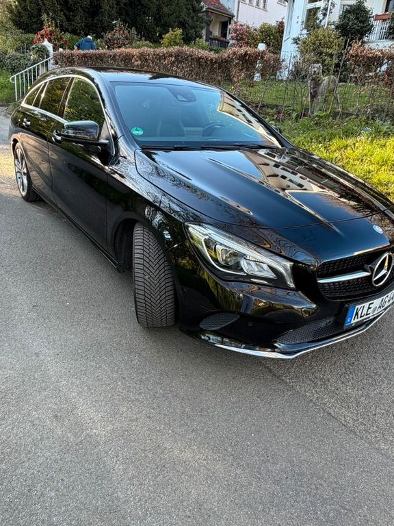 Image of Mercedes-Benz CLA 220