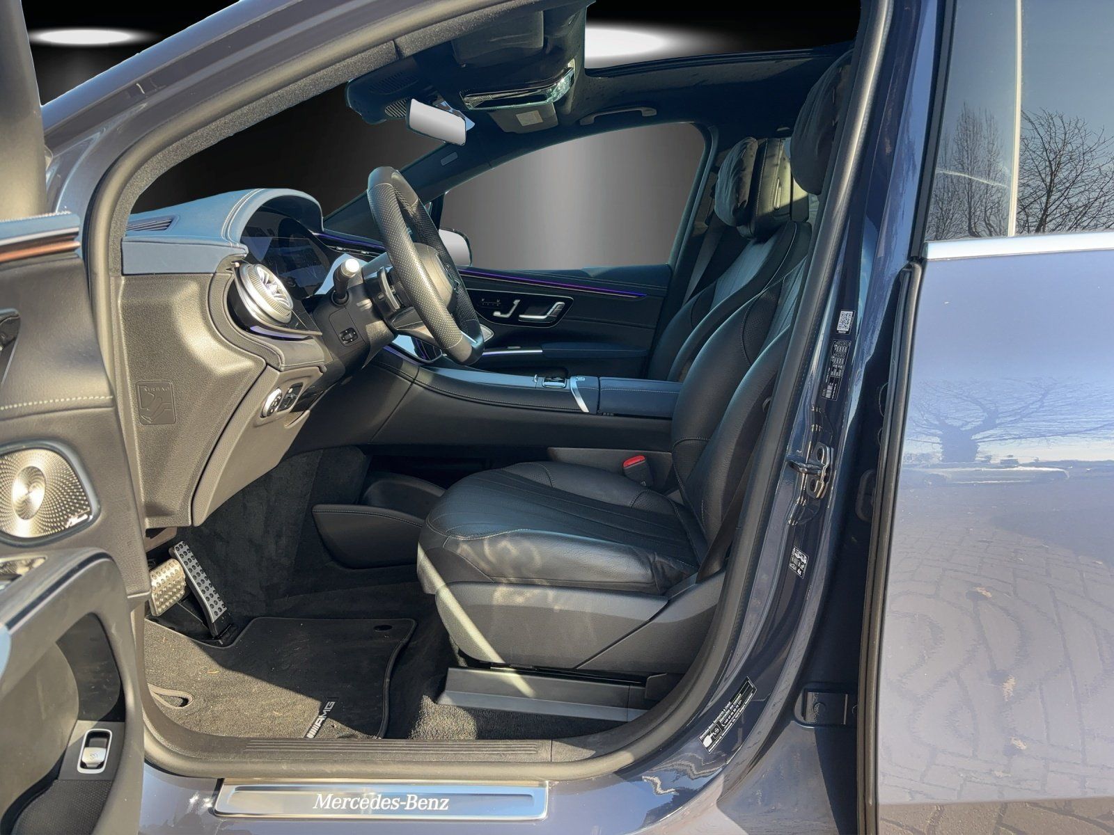 Fahrzeugabbildung Mercedes-Benz EQS 450 4M SUV AMG Prem+ AHK Massage 22kw AR-HUD