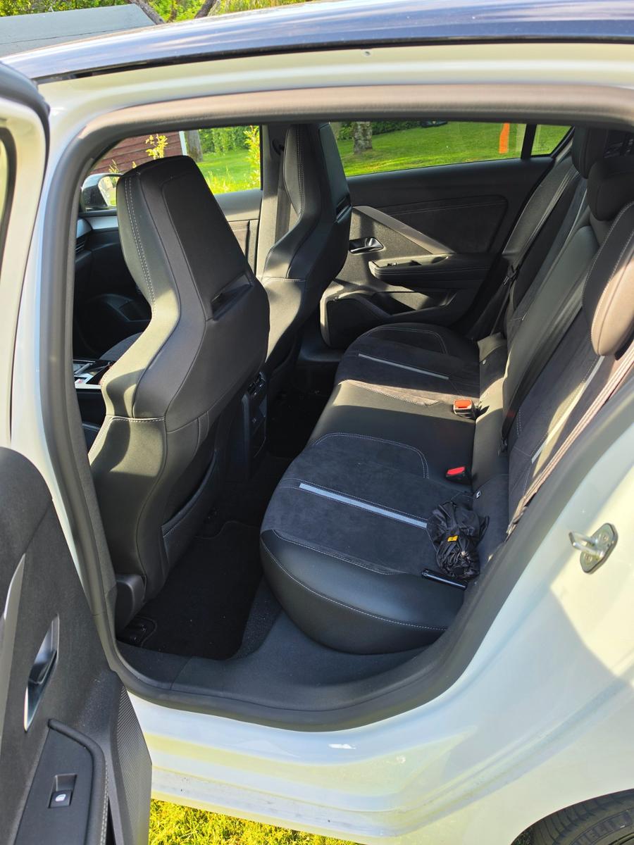 Opel Astra 1.6 Hybrid 165kW GSe Auto GSe