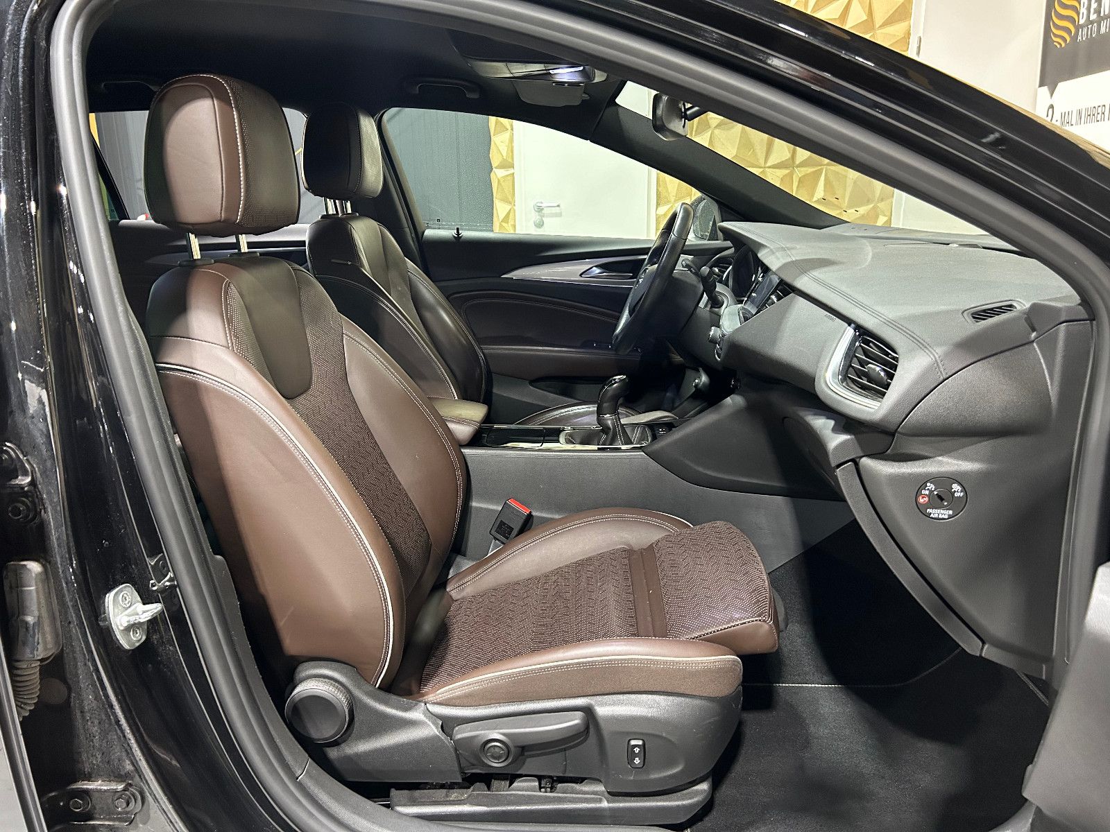 Fahrzeugabbildung Opel Insignia B Sports Tourer Ultimate/MEMORY/ACC/APP